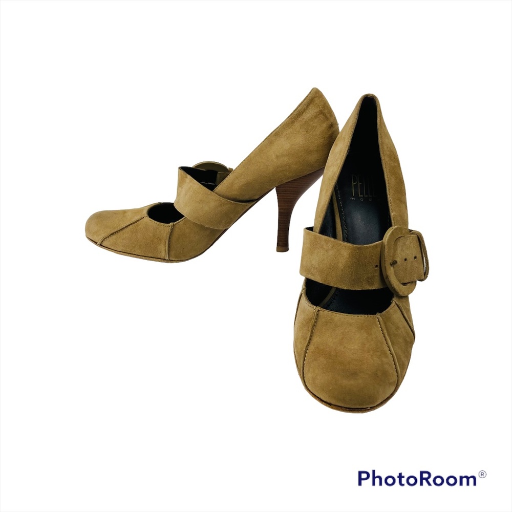 Pelle Moda Women’s Camel Suede Buckle Strap Heels Size 9M